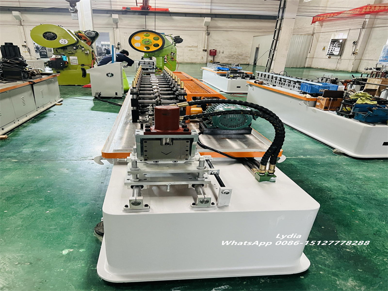 Aluminum Corner Roll Forming Machine06