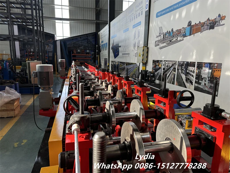 Cable tray roll forming machine for multiple tray widths