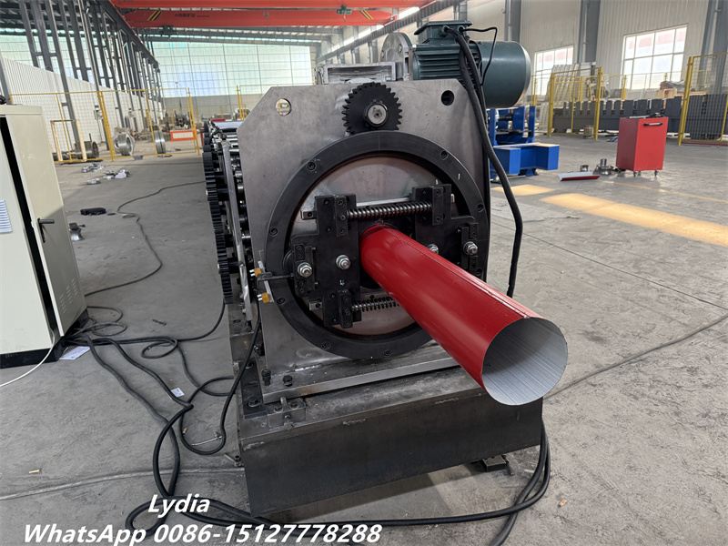 Round downspout drainage system for residential and commercial buildings