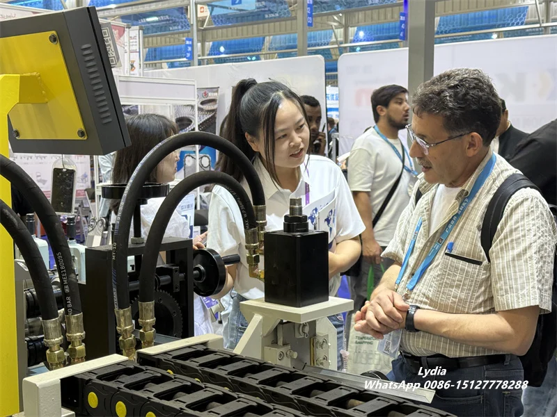 Goods News-Zhongtuo Turns Conversations into Orders at 139th Canton Fair with Fast Technical Alignment 3 Zhongtuo Roll Forming booth at the 139th Canton Fair with international visitors